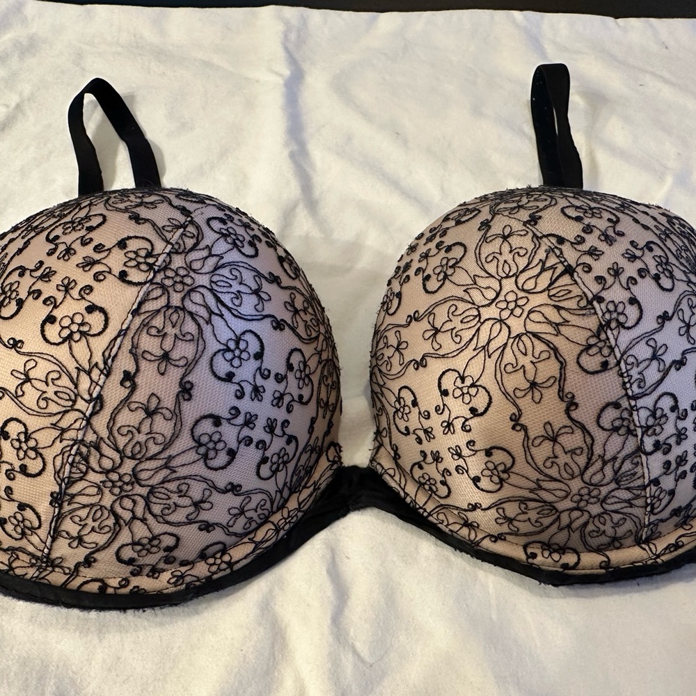 Victoria’s Secret Very Sexy Black Floral Lace Push-Up Bra - Women's Intimates